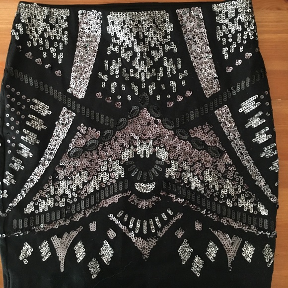 Express Dresses & Skirts - NWT Express sequin mini skirt